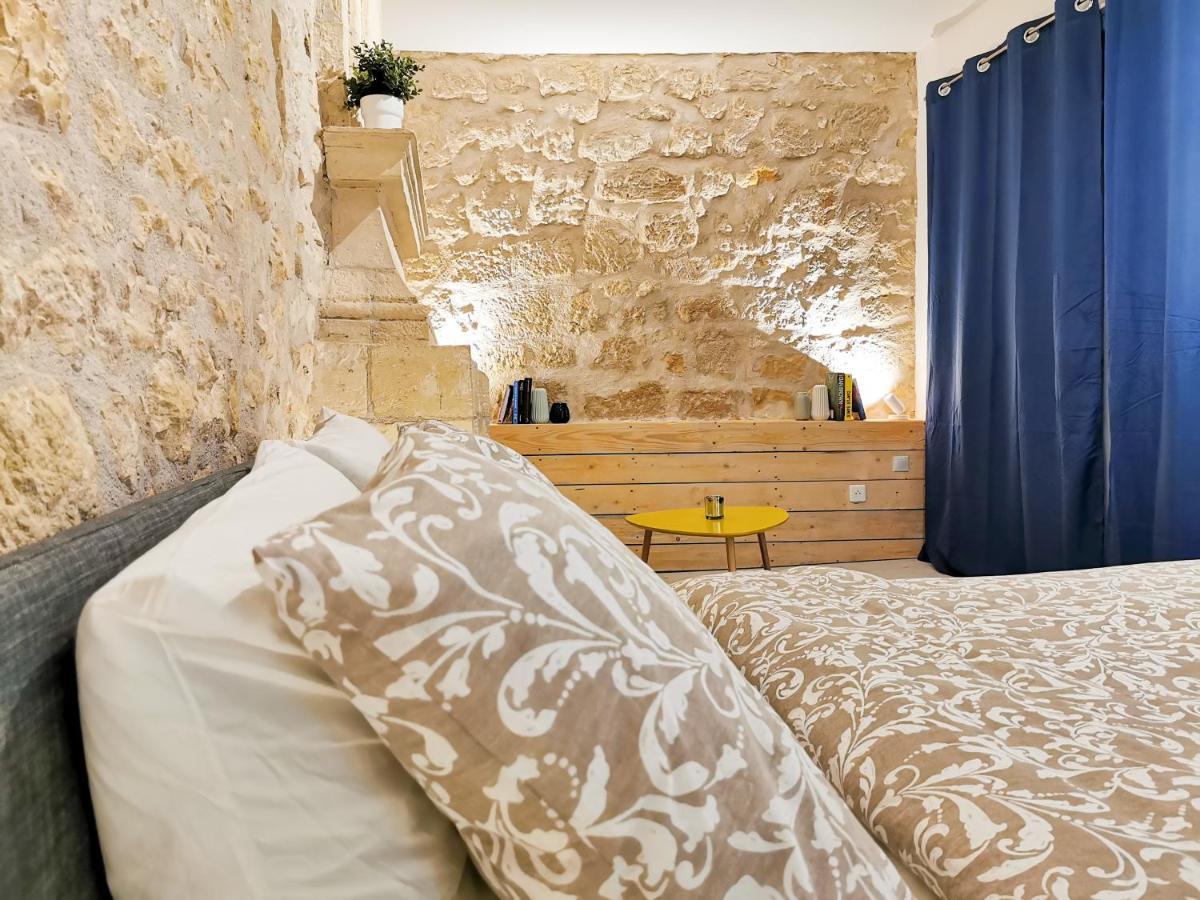 Appartement Ma Douce Charente - Superbe T3 Design Et Fonctionnel - Hyper Centre A Saintes Exterior photo